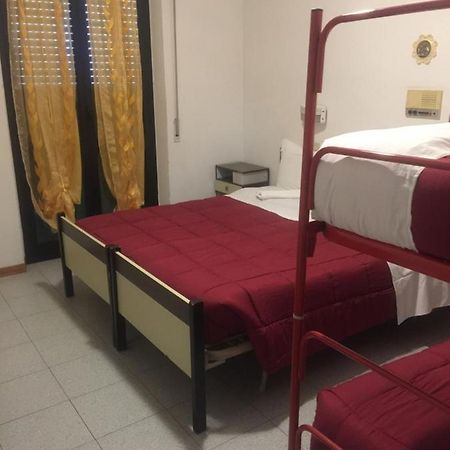 Hotel Sestriere Chianciano Terme Bagian luar foto