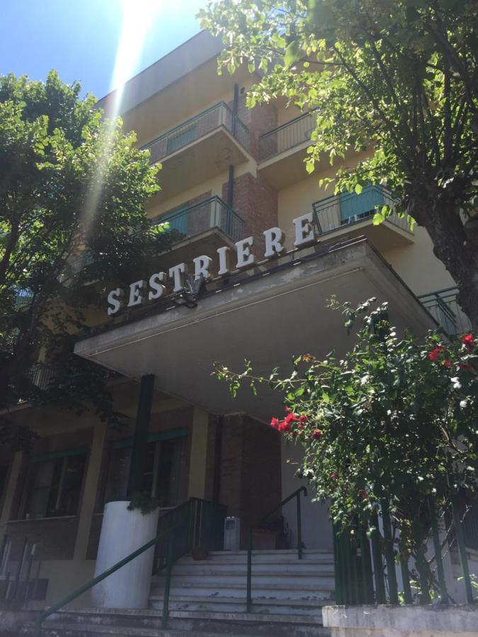 Hotel Sestriere Chianciano Terme Bagian luar foto