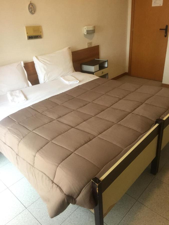 Hotel Sestriere Chianciano Terme Bagian luar foto